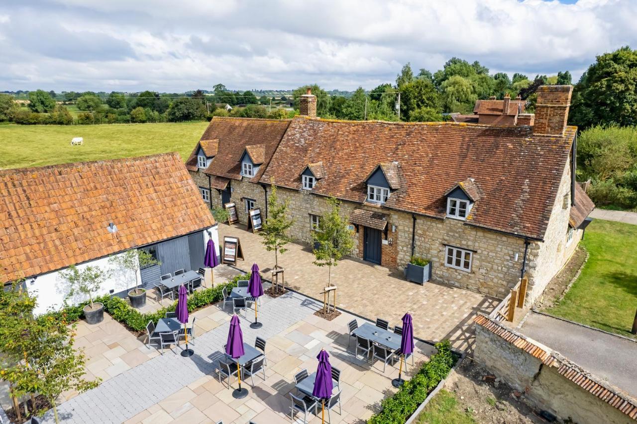 The Dinton Hermit Luaran gambar